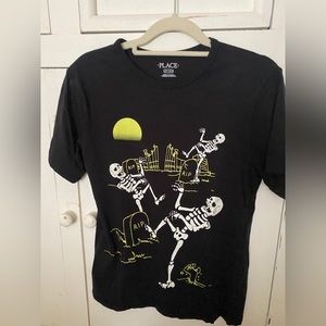 Childrens Place short sleeve black Halloween tea with dancing skeletons size L.